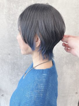 モリオ(morio) *前下がりショートインナーカラーひし形くびれショート30代40代