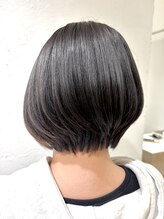 360度どこから見ても美しい。骨格や生え癖を見極め、魅力を最大限に引き出す似合わせカット
