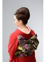 アトリエサロン モト(Atelier Salon MOTO) モヒカン調トップシニョン