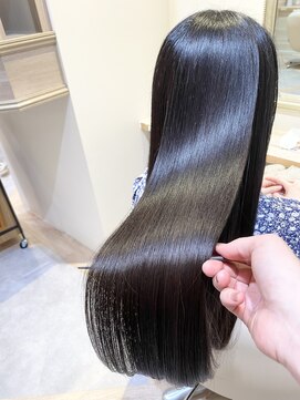 アンド ラ ブランシュ(&.La Blanche) カーキグレージュ/大人かわいいヘア/フェザーバング/大宮/関塚