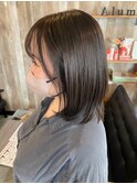 ミディアムレイヤー 透明感グレーカラー 丸みデザイン