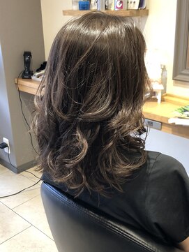 ヘア リミックス ダブル(hair remix W) ふんわり巻き髪スタイル