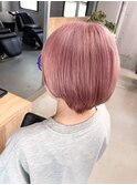 ペールピンク淡色カラーダブルカラーショートボブ