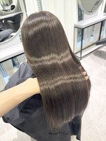 赤味を抑えたオリーブカラー