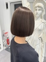ヘアーアンドメイク ニューヨークニューヨーク 姫路店(Hair&Make NYNY) 赤みのないグレージュ 綺麗なシルエットのボブ