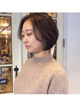 マウロア(MAULOA) "コロンと丸みのあるレイヤーボブスタイル"ayumi