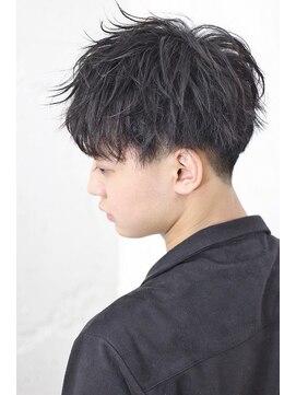 アルバサンス(albasanz) 【黒髪】ショート◆前下がりマッシュスタイル◆ツーブロスタイル