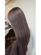 オズギュルヘア(Ozgur hair) グレージュ系ロングスタイル