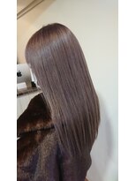 オズギュルヘア(Ozgur hair) グレージュ系ロングスタイル