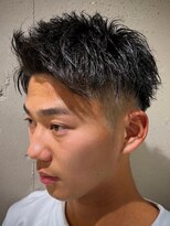 ビンゴ(BINGO)&nbsp;ba252ニュアンスカラー短髪刈り上げウルフ束感バーバースタイル