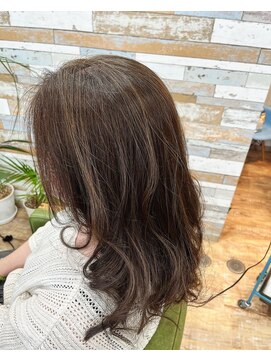 ハウオリ ヘアーワークス(Hauoli hair works) ハイライト×サンドグレージュ×水素マグネットカラー