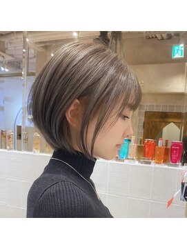 ロンド クラン 岡崎(Lond Clan) 20代30代ひし形クビレ耳掛け束感小顔スウィングショート