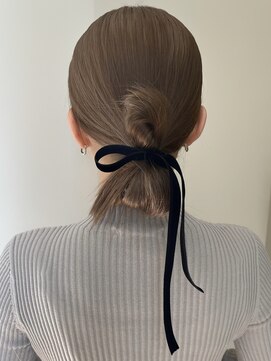 ローネス(LONESS) ベロアリボンのタイトヘアアレンジ♪