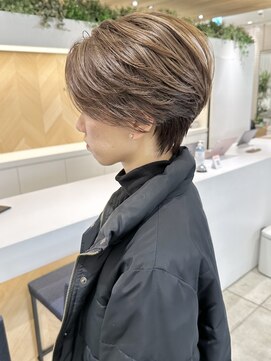 ステア ケース(stair case) 大人ナチュラルハンサムショート前髪なし