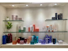 ヘアーアンドメイク シン(hair&make SHiN)の雰囲気（ホームケアのKERASTASEも充実しております♪）