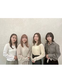 伝わる感覚を大切に。女性スタイリストが“似合う”を丁寧にカタチにします。感性と安心感をそっとそえて