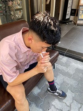 エフエム 明大前(FM) バーバー　ツーブロック/刈り上げ/ツイスパ/ビジネス/かきあげ