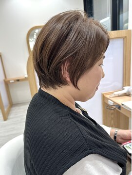 アドラーブル ココロ 新潟(adorable CoCoLo) 丸みショートボブ◎小顔×前下がりレイヤー大人可愛い