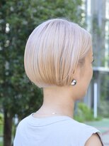 ロムサンク(L'HOMME CINQ)&nbsp;ホワイトブロンド×ミニボブ