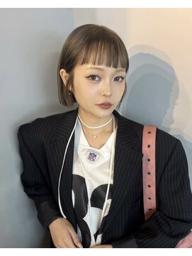 スイ(SUiii) ボブ / オン眉ボブ / ベージュカラー【札幌/大通】