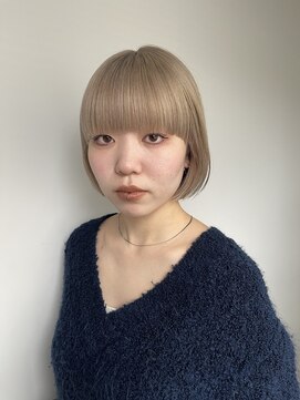 シアター(CIARTOR) ホワイトブロンドボブ