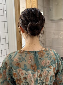 スート(suit.) ふわふわシニヨンアレンジ