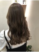 柔らかベージュカラー