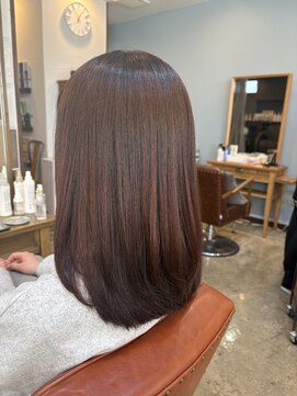 スアバイキキ(SuA by kiki.) ミディアムレイヤー/ハッシュカット/ワインレッド[千葉]