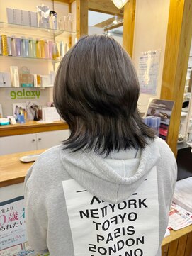 ギャラクシー ヘアードレッサーズ(galaxy hairdressers) ウルフスタイル裾カラーグレー