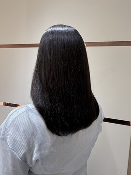 エアー 池袋(AIR) プラチナトリートメントで作る、サラ艶ストレートヘア