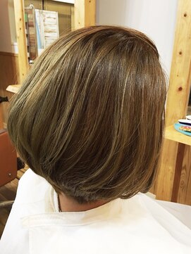 ララテラス(LaLa Terrace) ～LaLa Terrace流～外国人風バレイヤージュ×前下がりボブ