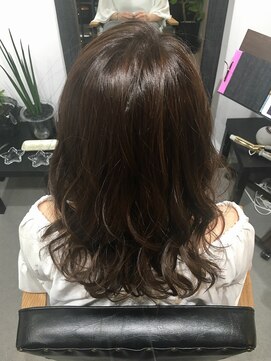 エムエヌエム(MNM.) ミディアム×イルミナカラー