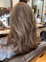 ルース 新成店(luz)&nbsp;ハイライトを組み合わせた立体感のあるカラー！