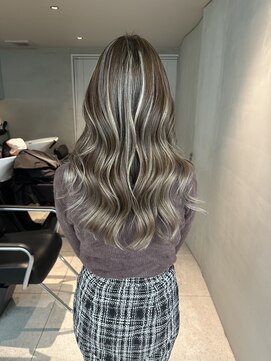 ヨロ 小岩(YOLO) ハイライトカラーミルクティーベージュケアブリーチダブルカラー