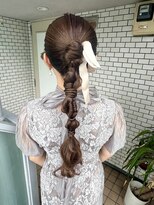 編みポニー　編みおろし　ポニーテール　オシャレ　ベロアリボン