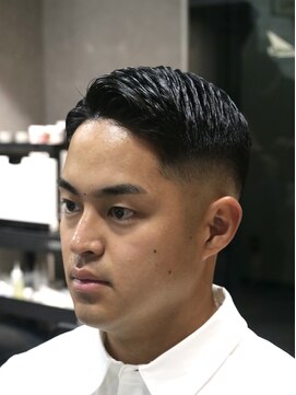 ニューオールド 三軒茶屋(NEW OLD) フェードカット