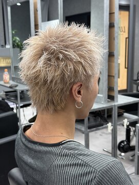 ホワイトベージュスパイキーショート