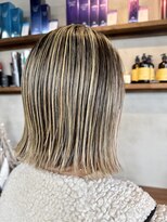 ヴースヘアデザイン(vou's hair design)&nbsp;切りっぱなしハイライトボブ