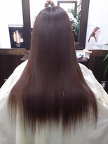 アートヘアアスティ(art hair ASTY)&nbsp;ナチュラルな毛束感でサラサラ艶感アップのストレートスタイル