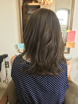 モカ ヘアーデザイン(moca HAIR DESIGN) 極細ハイライトのグレージュセミロング