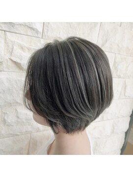 ブランシェ 高蔵寺店(BRANCHE) 前髪なしショート×グレーベージュハイライト【北川】