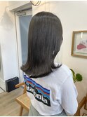 オリーブグレージュ