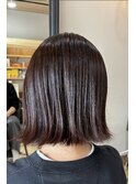 暗めチェリーレッドカラーでヘイリーボブ