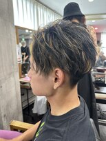 トゥーミー(to mee)&nbsp;【メンズ】束感抜群！大人気メンズ黒×金ハイライト【小松】