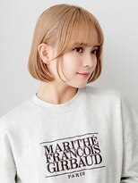 ガーディナ(Gardina)&nbsp;丸みボブ ハイトーン ブロンドベージュ 艶髪 顔周りカット 20代