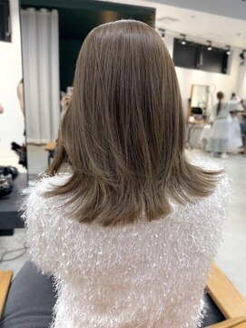 ソピ バイ インビテーション(sopi by invitation) オリーブベージュ ブリーチなしベージュ レイヤーカット☆