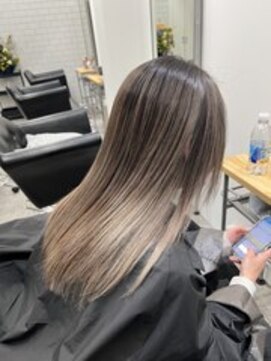 ジーレ(jiire) 外国人風バレイヤージュカラー