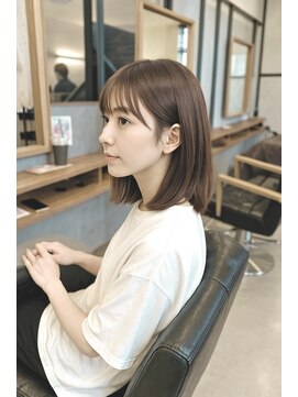 ソッカ(socca) 切りっぱなしミディアムレイヤーボブ