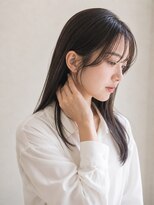 ヌーヌー 鶴ケ峰(nuu nuu)&nbsp;艶感あふれる軽めの黒髪ストレートで清潔感ヘア