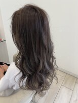 ソアロ(SOARO)&nbsp;岐阜顔まわりレイヤーロングミルクティーベージュ20代